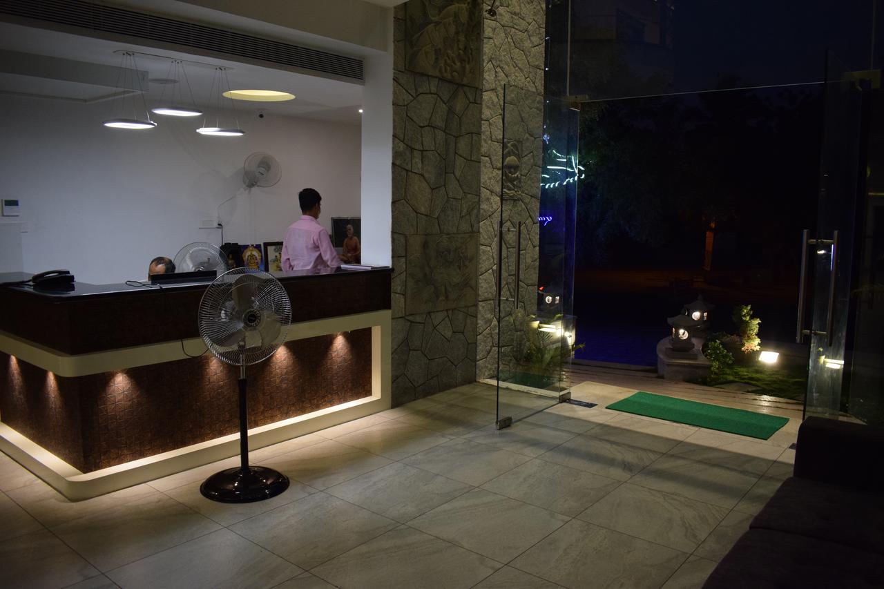 Hotel White Pearl Residency à Pondichéry Extérieur photo